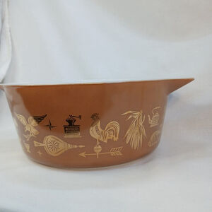 Vintage Pyrex Early American Casserole Dish Brown Gold